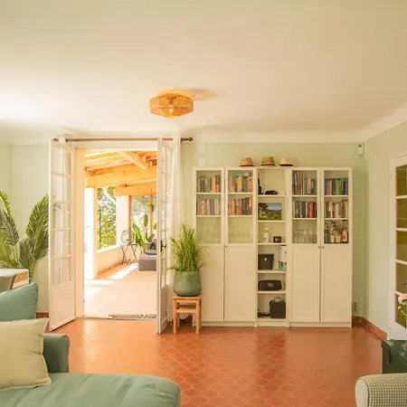 Cantirane Holiday home